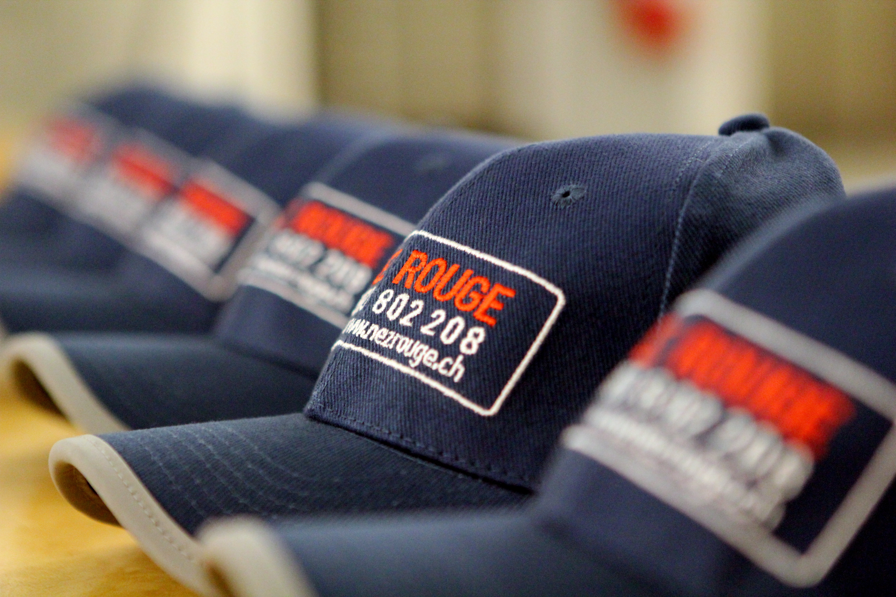 QuivoitdoubledevraityreflechiradeuxfoisWerdoppeltsiehtsolltesichszweimalueberlegen